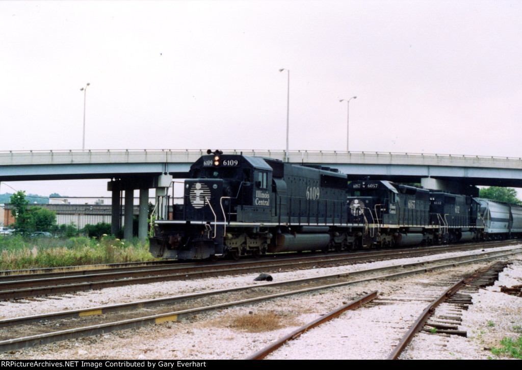 IC SD40-2 #6109 - Illiniois Central